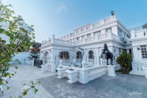 Spacious Antique Mansion, East Legon